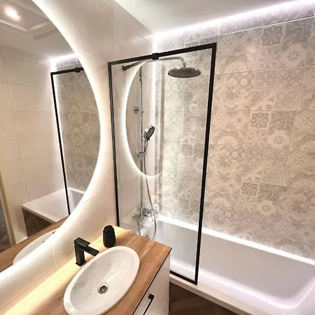 Modern In With Parking Appartement