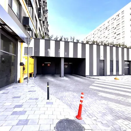 Modern In With Parking Appartement