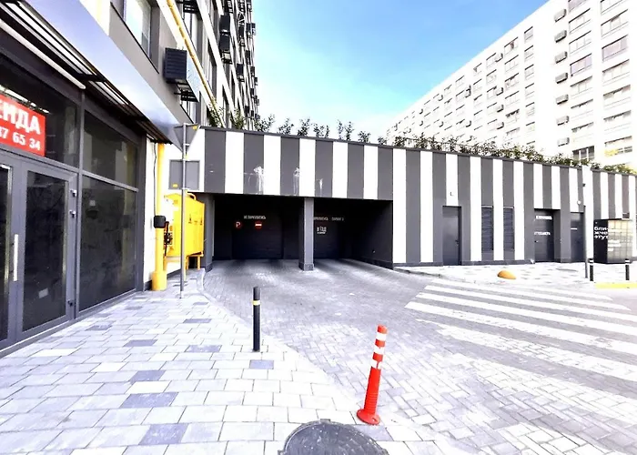 Modern In With Parking アパート